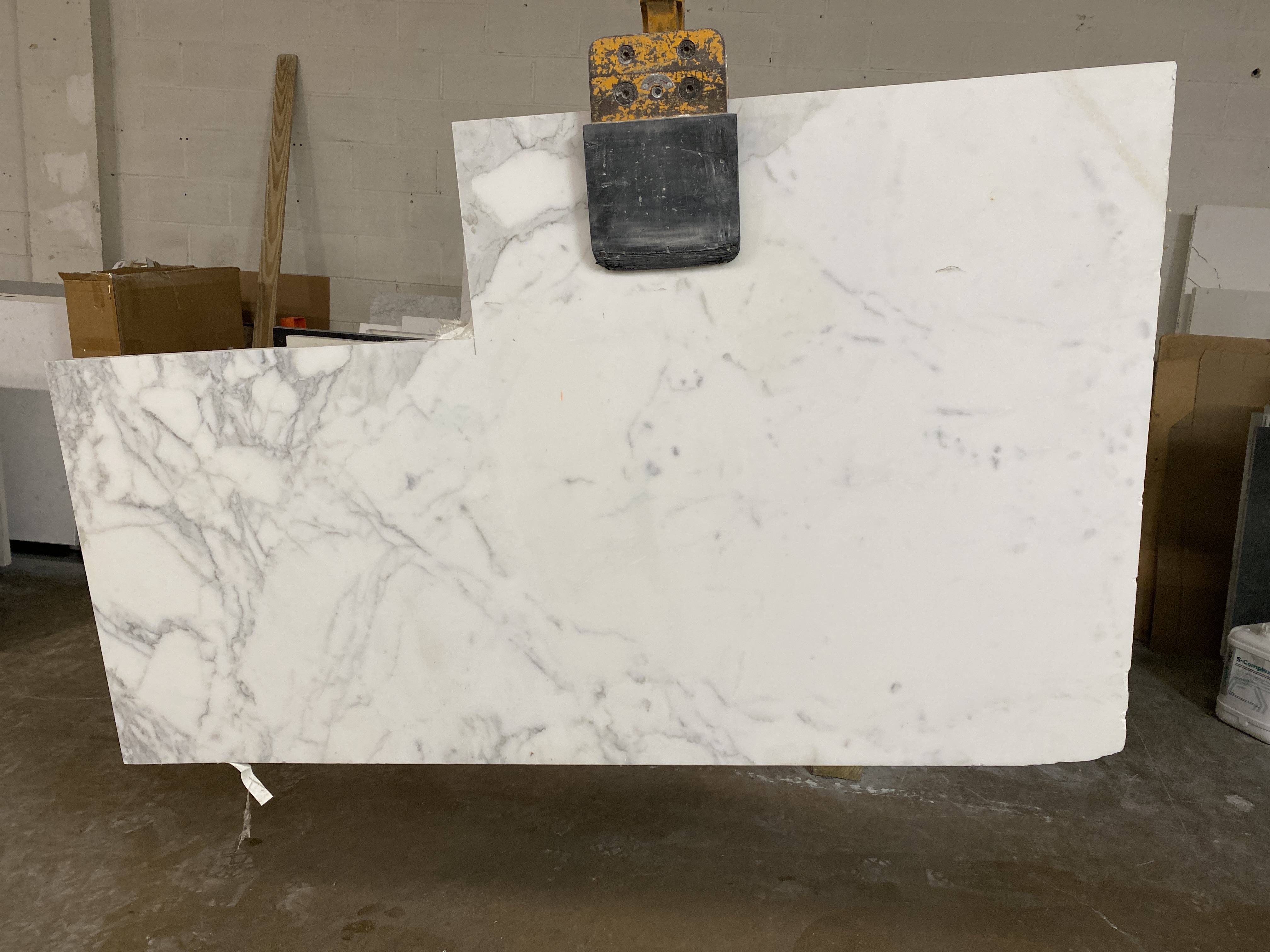 Calacatta statuario honed