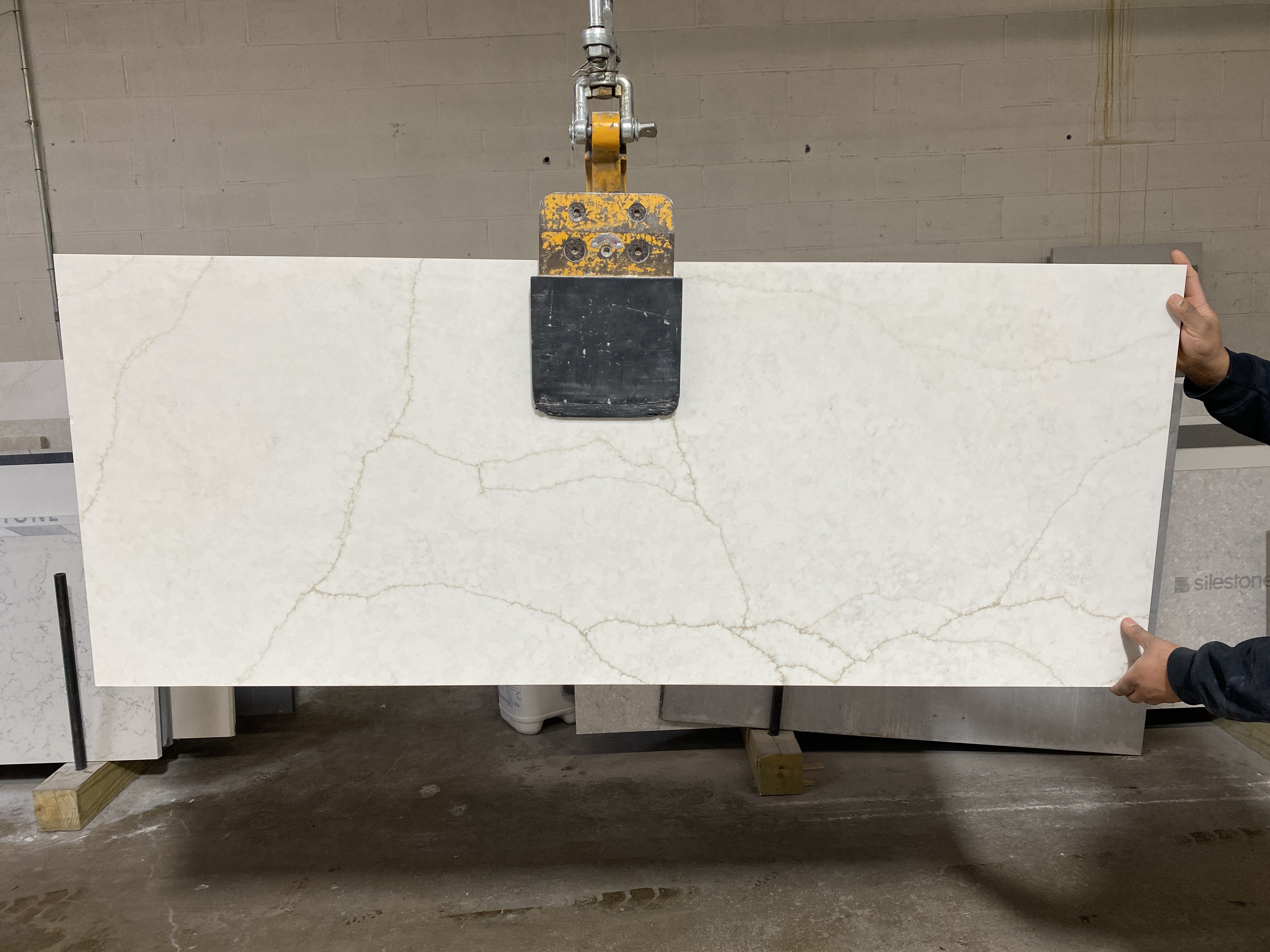 Calacatta Valentin ( MSI Quartz)