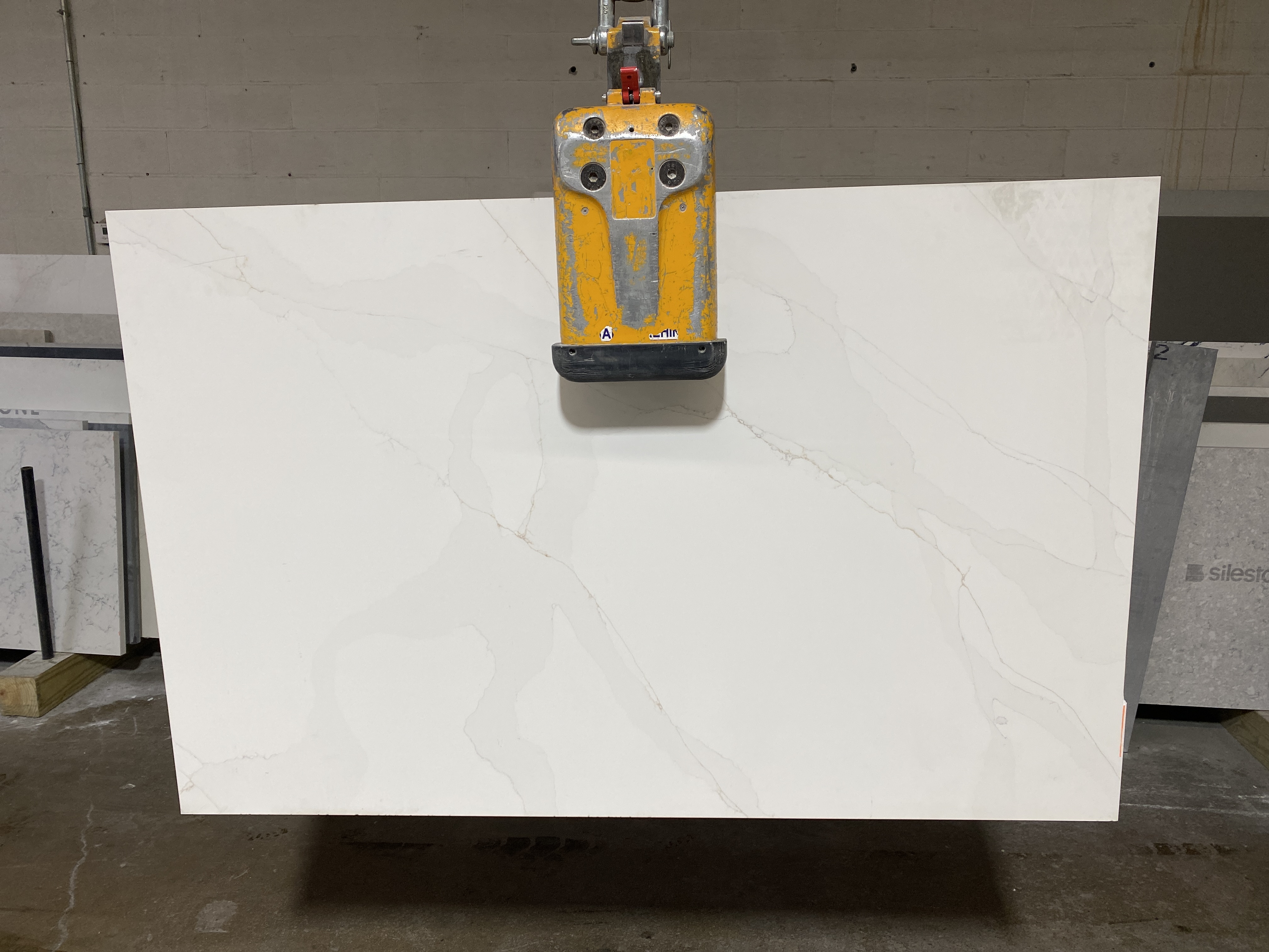 White Aurora ( Vadara Quartz)