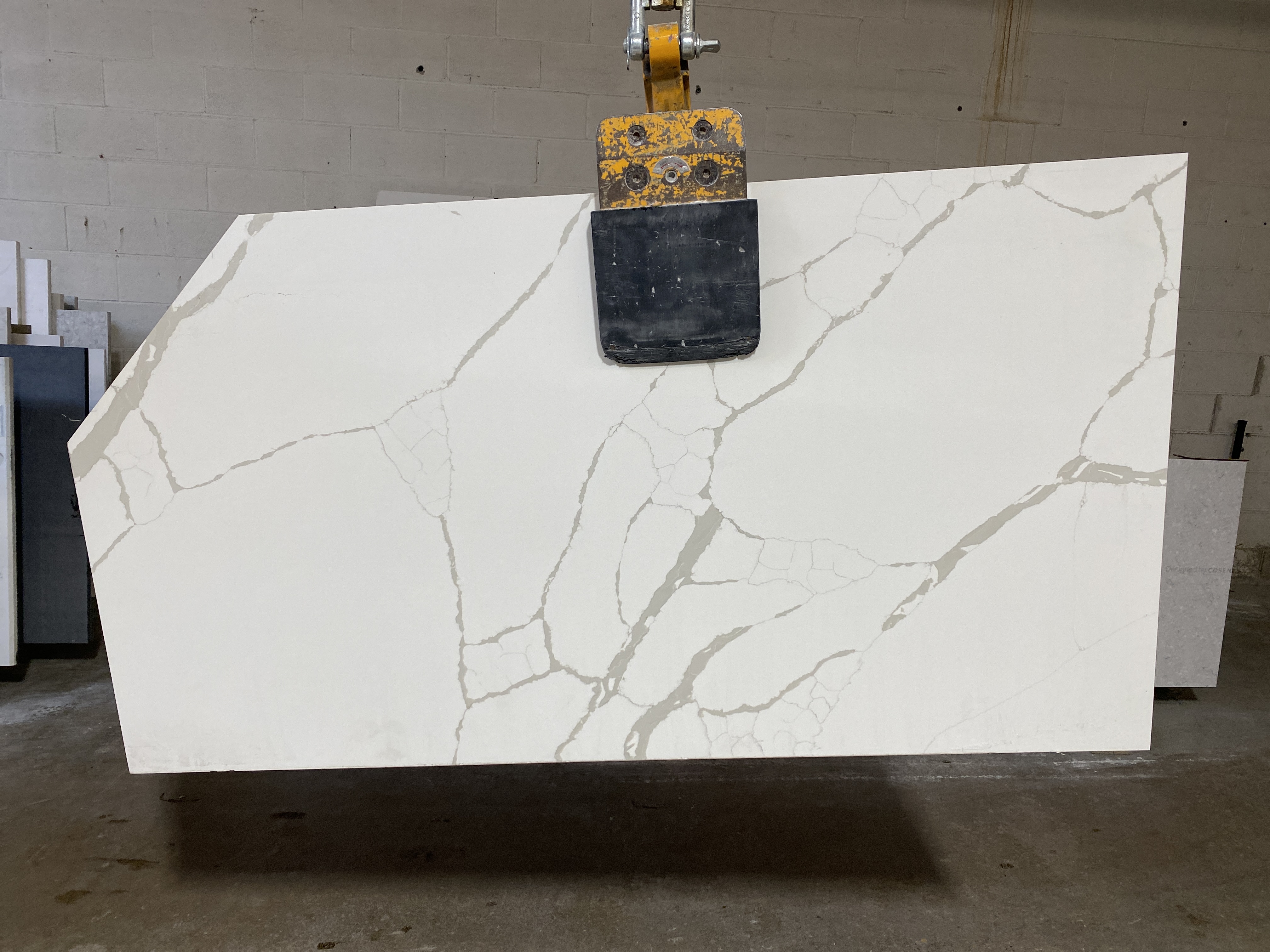 Calacatta laza (MSI Quartz)