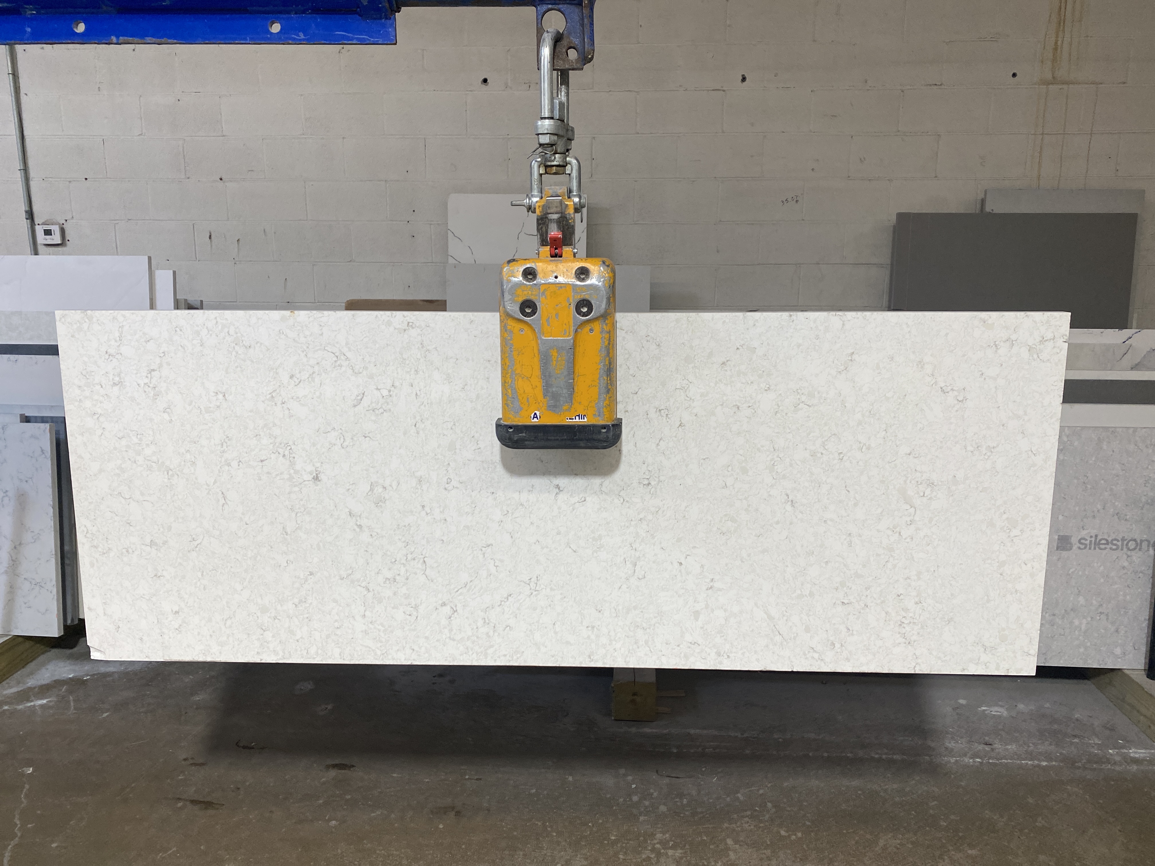 Blanca statuarietto ( MSI Quartz)