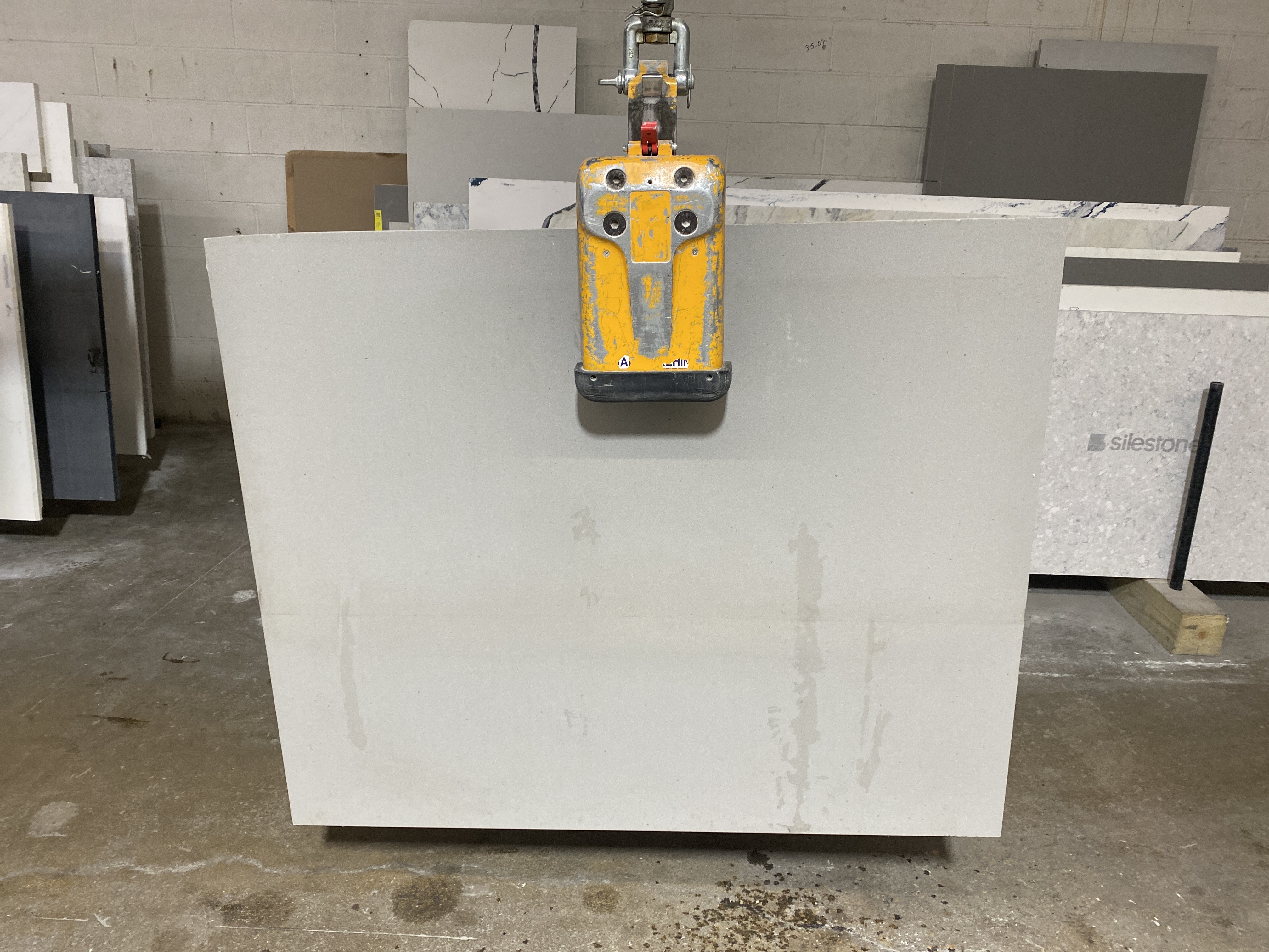 Sleek concrete ( Caesarstone Quartz)