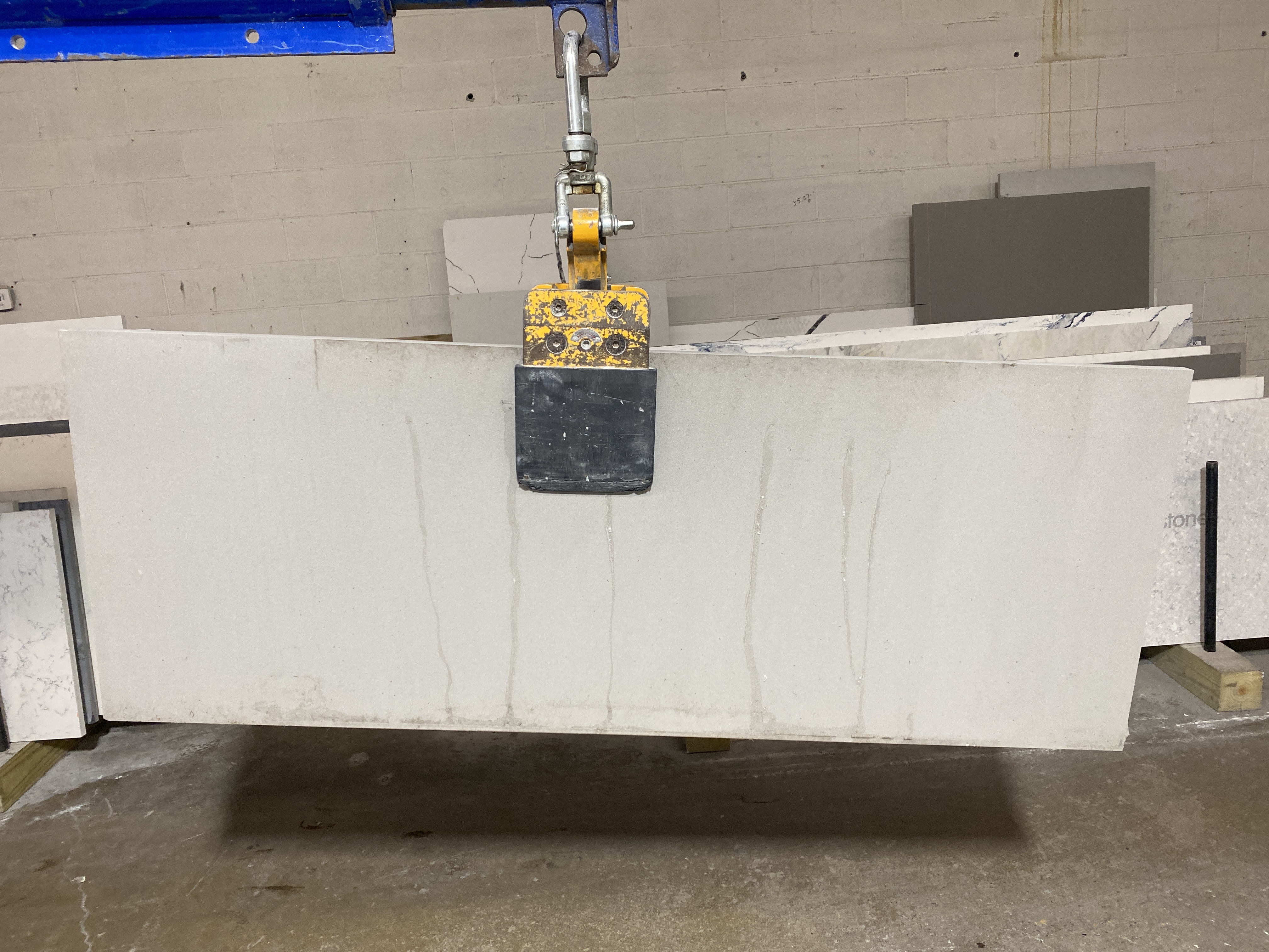 Sleek concrete ( Caesarstone Quartz)