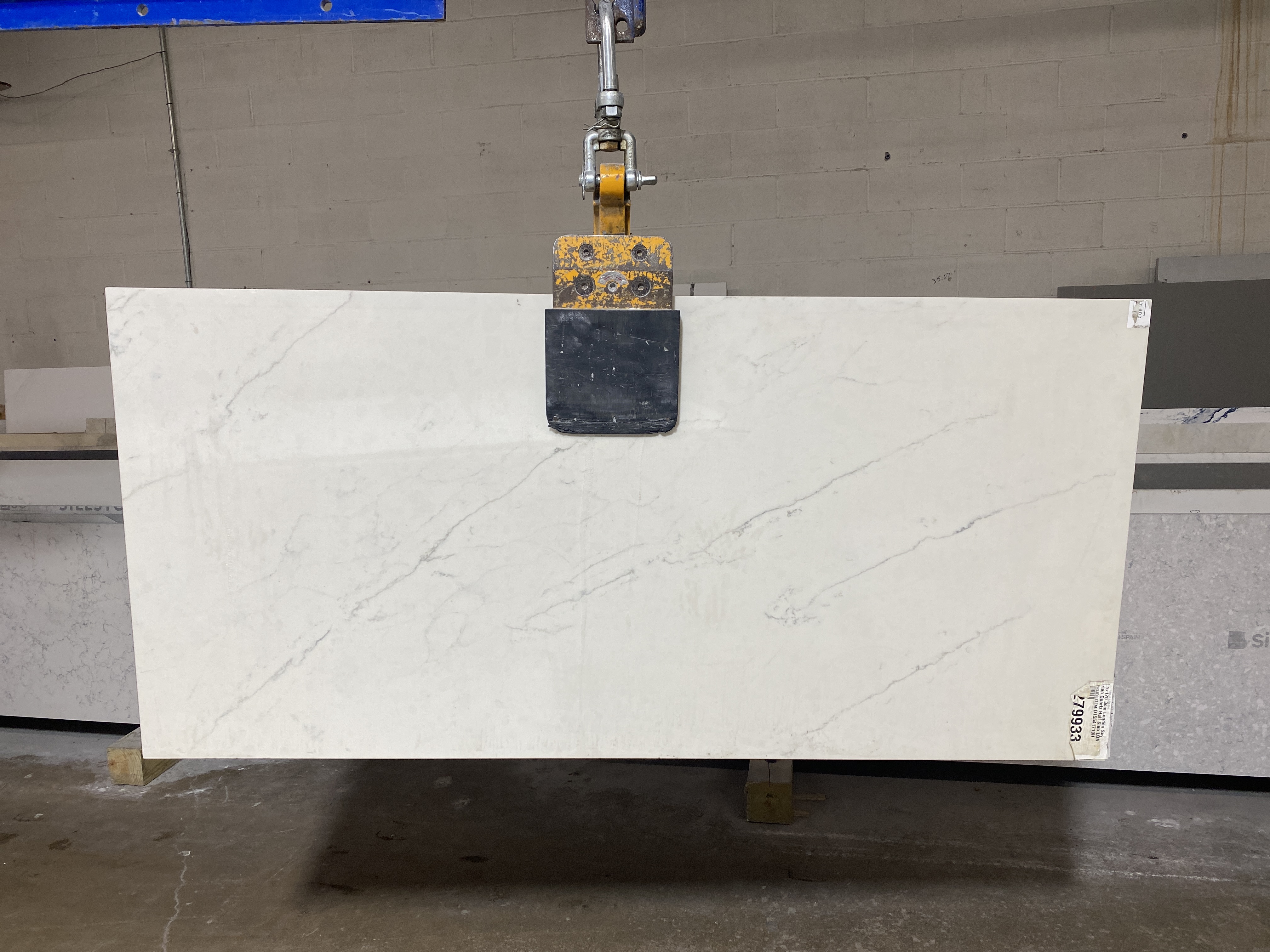 London sky ( Corian Quartz)