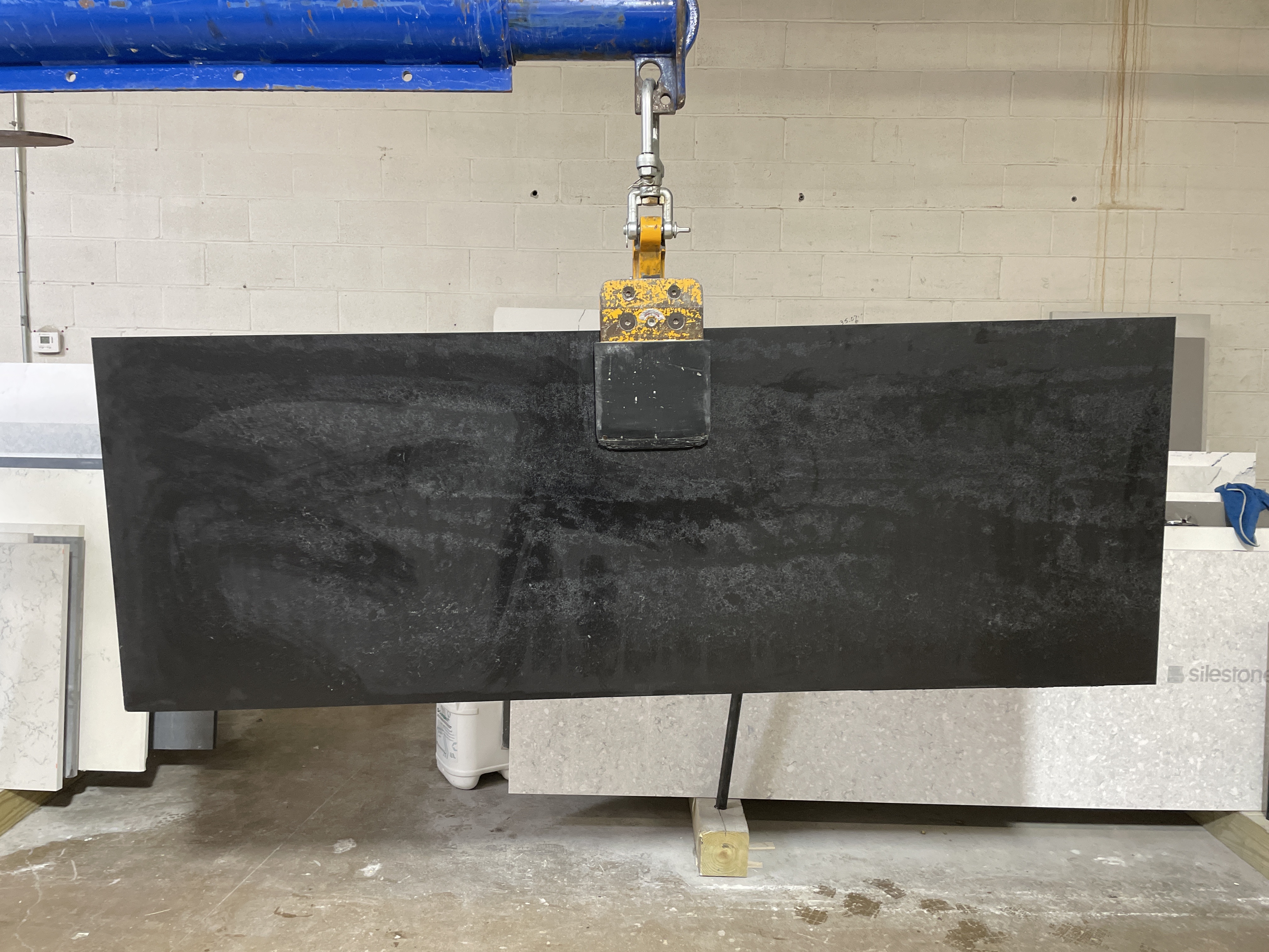 Black tempal ( Caesarstone Quartz)