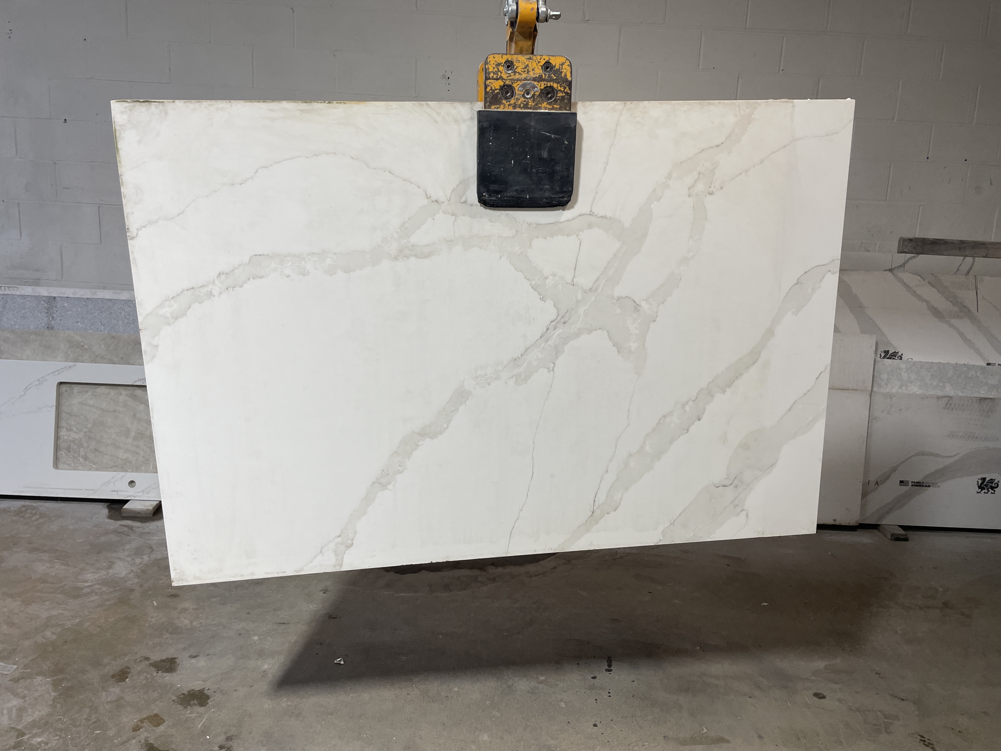 Viano Gold ( Vadara Quartz)