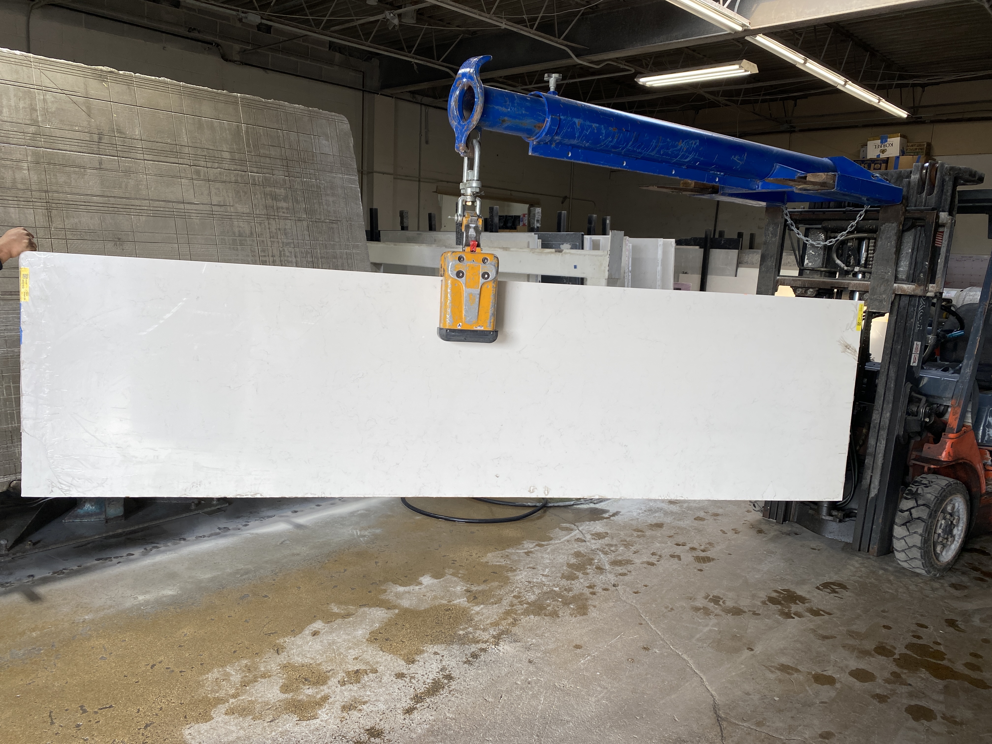 Frosty carrina (Caesarstone Quartz)