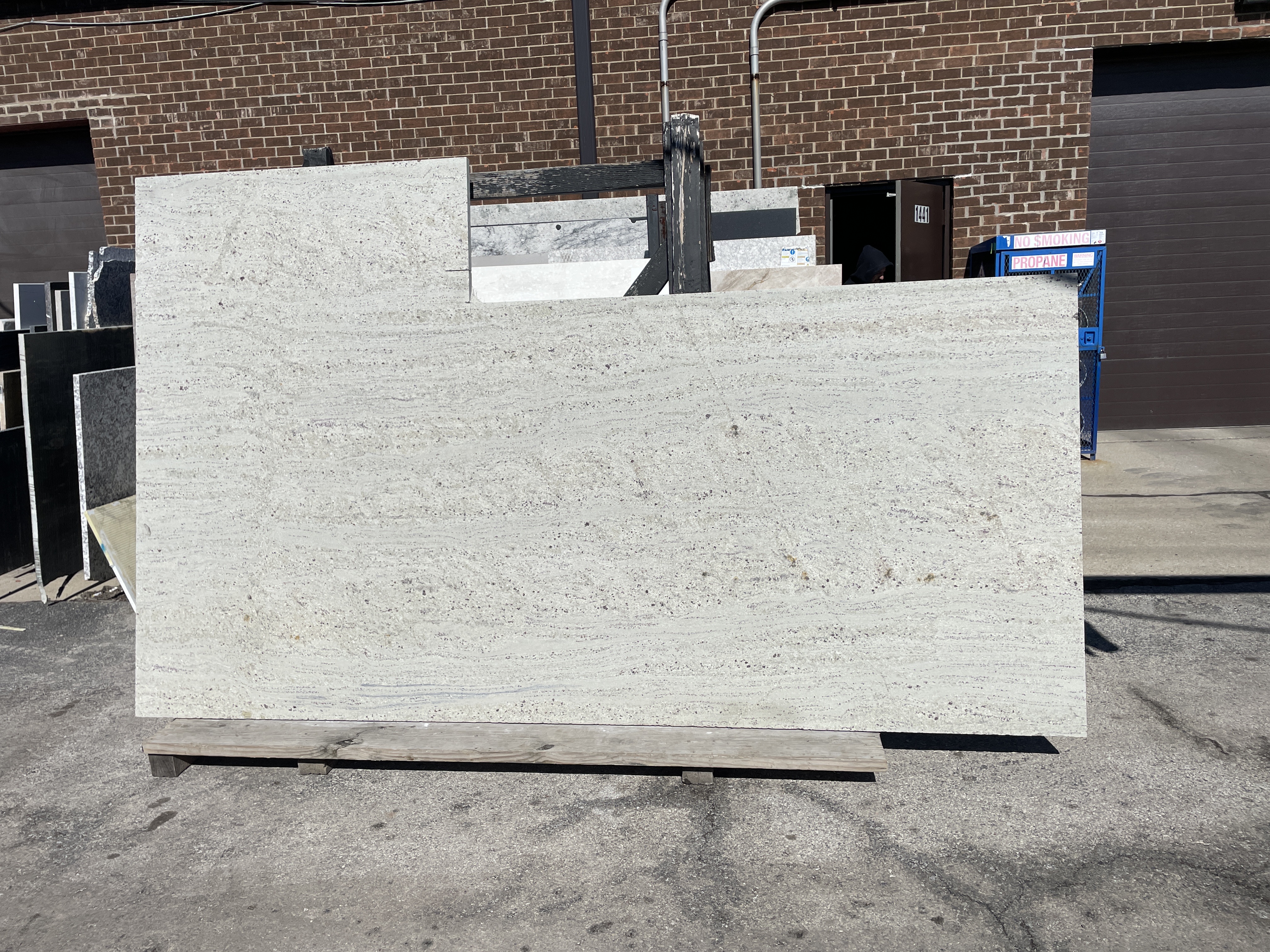 River white leather (MSI Granite)