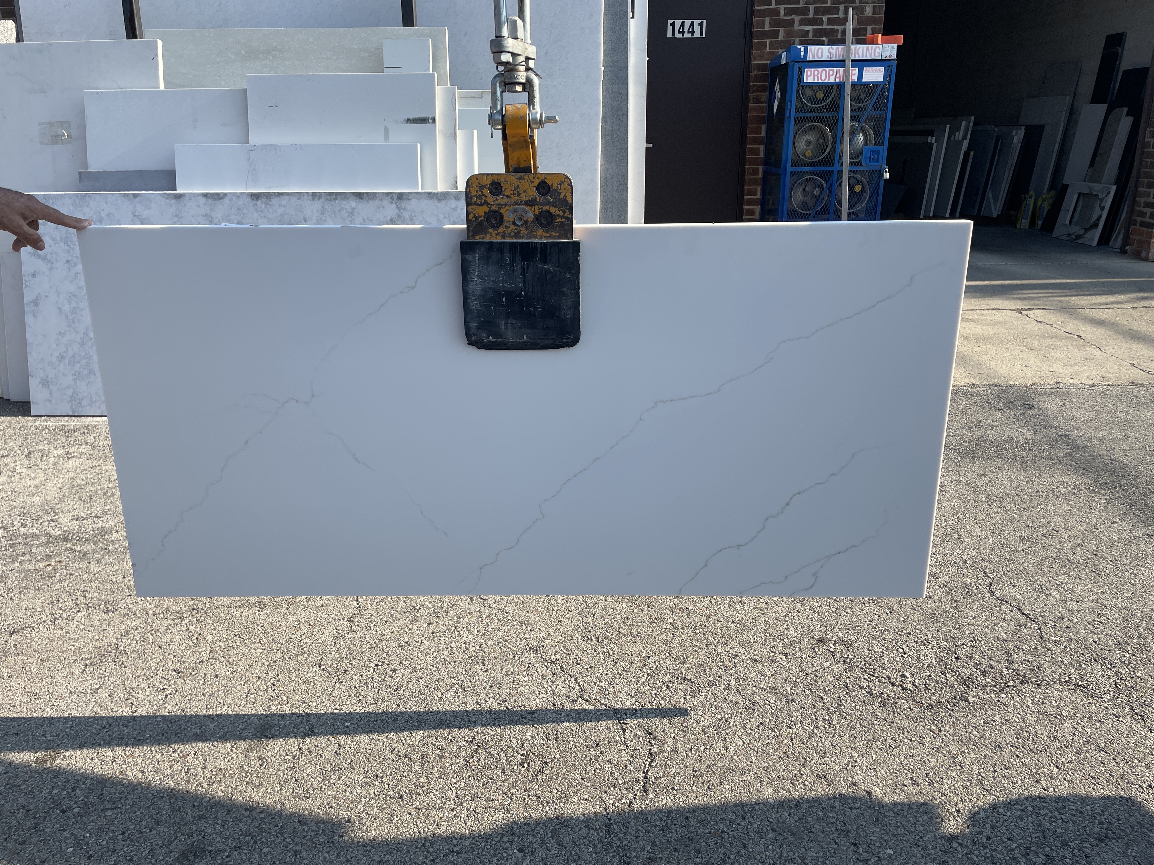 Calacatta miraggio gold (MSI Quartz)
