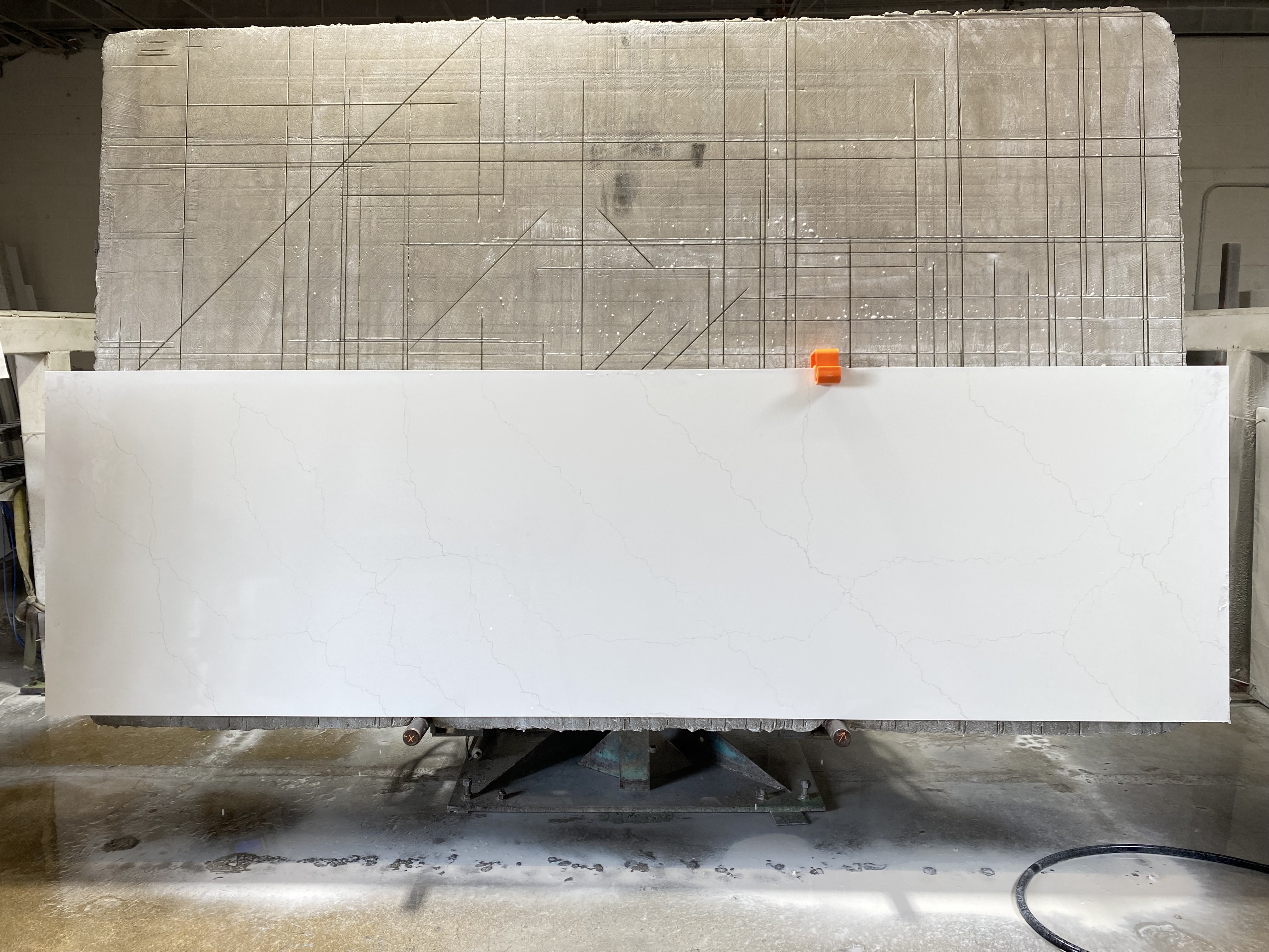 Calacatta Adonia ( MSI Quartz)