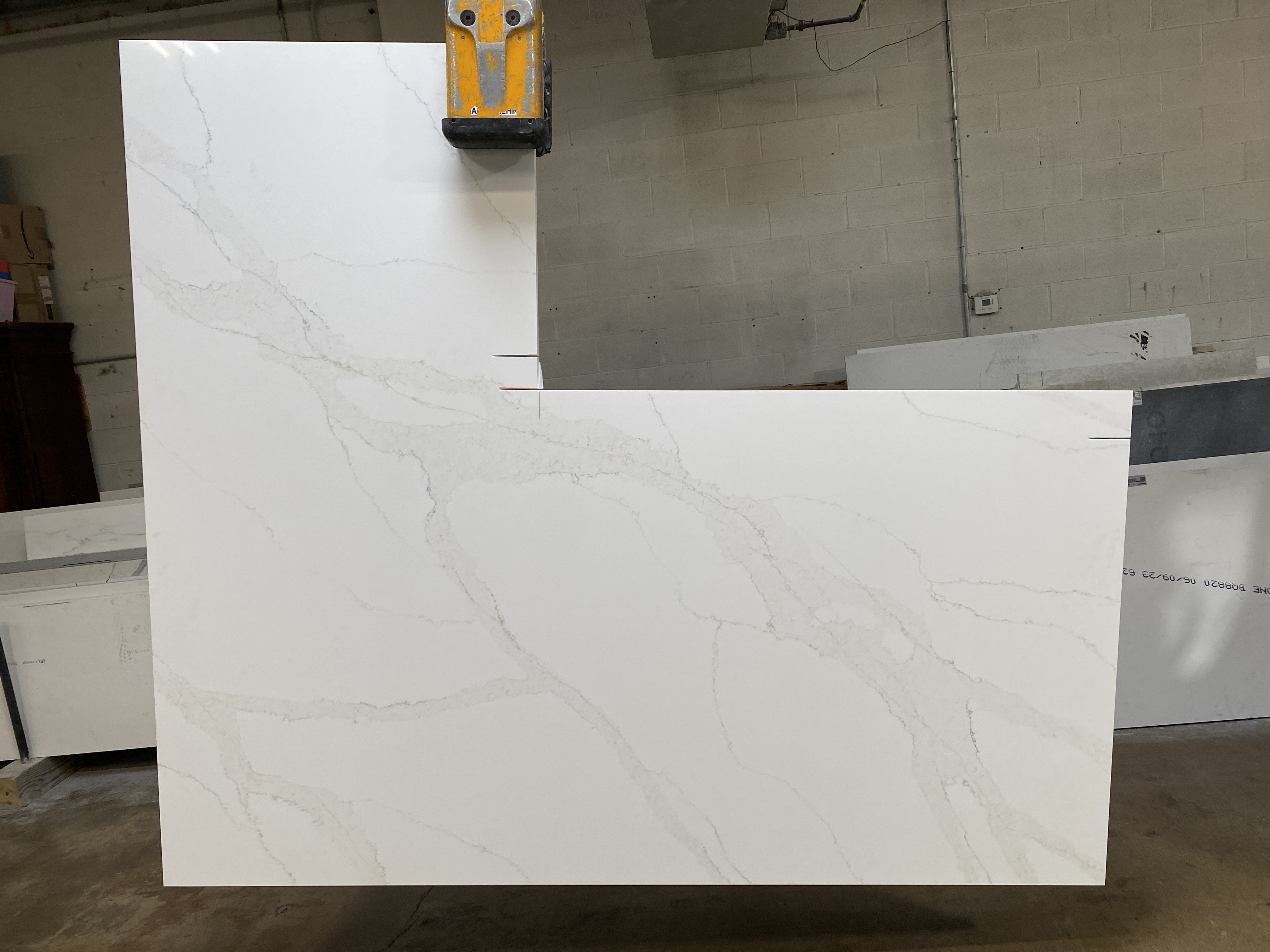 Calacatta safyra (MSI Quartz)