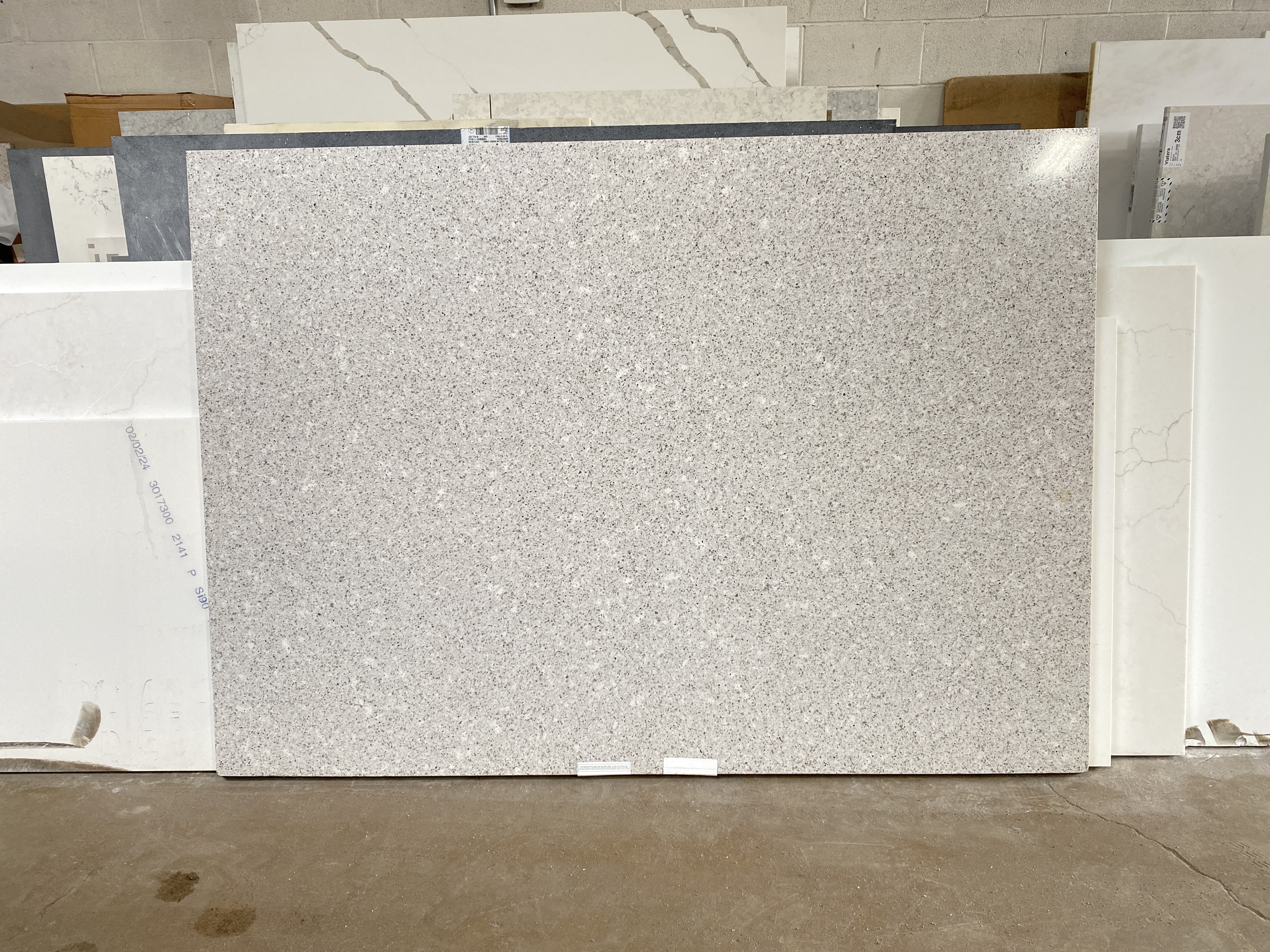 Rocky shores (Hanstone Quartz)